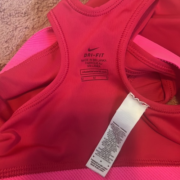 Ladies Nike Sports Bra! - Picture 3 of 3